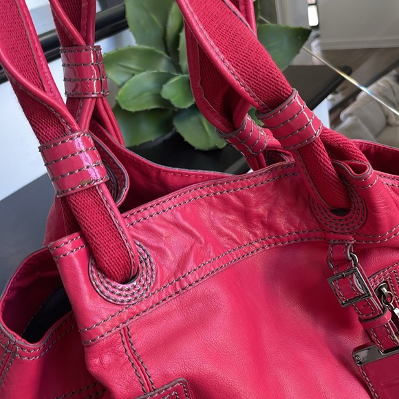 NEW BCBG Maxazra genuine, leather hobo, shoulder handbag purse, extra large - Picture 13 of 15